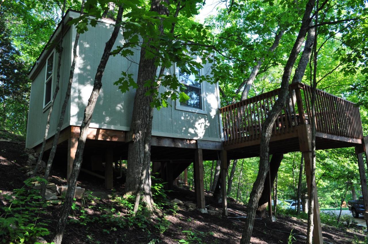 Seven Oaks - Treehouse With Deck Villa Lenexa Exterior photo